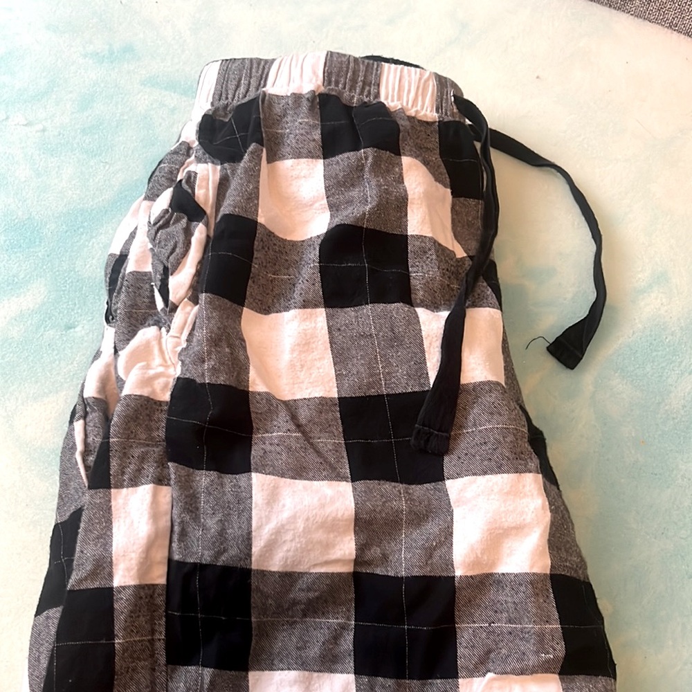 Black and white plaid pajama pants - size women’s xs